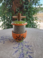 Moulin à herbes en céramique