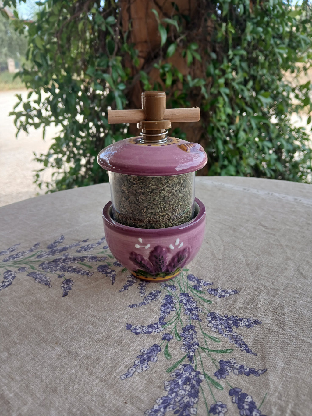 Moulin à herbes en céramique